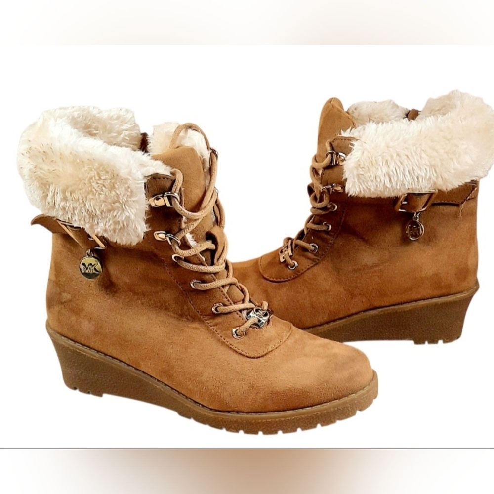 Michael Kors Myra Wendee in Chestnut wedge Fur Lace Up boot Size 4